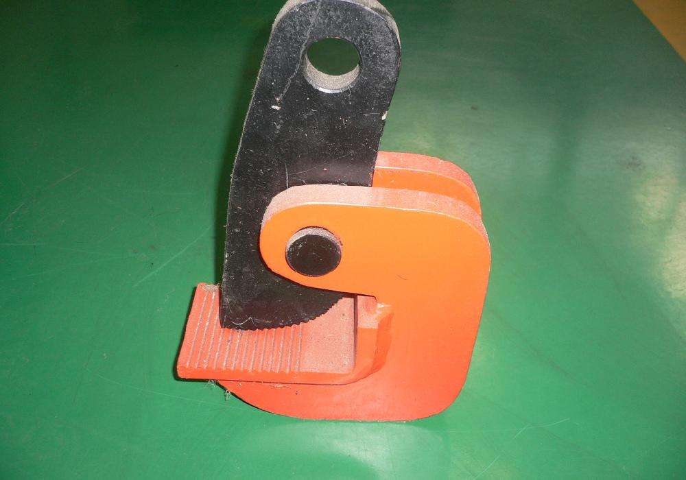 選擇鋼板起重鉗的注意事項有哪些